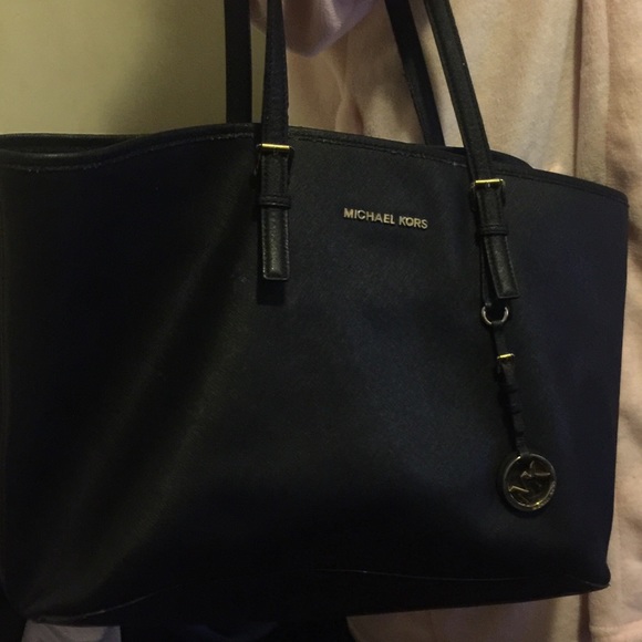Michael Kors Handbags - Michael Kors bag